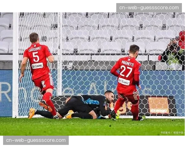 蒙彼利埃3-3布雷斯特,比赛补时阶段连入两球戏剧性收场 蒙彼利埃3-3布雷斯特,比赛补时阶段连入两球戏剧性收场