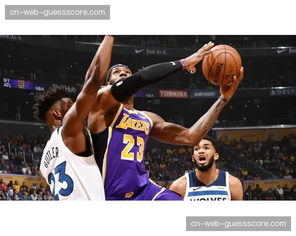 观点：过度依赖三分是否伤害了关键时刻的进攻效率？